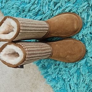 nwt women's sz 6 Minnetonka leather sheepskin short boots wool blend lining